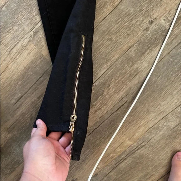 Excellent condition. Very stretchy - Picture 3 of 3